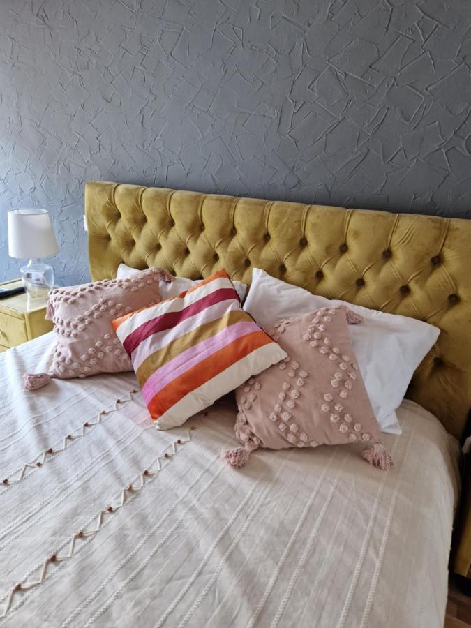 Appartamento Evelyn'S Place Braşov Esterno foto